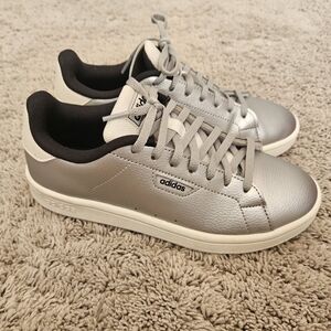 NEW Women's Adidas Urban Court Sneakers